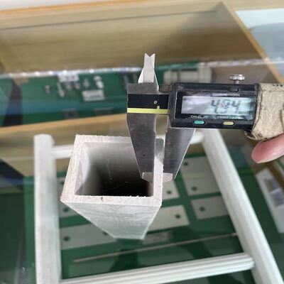 Veelzijdige profielen van rechthoekige FRP-buizen van polyester-epoxy en fenolharsen die elektrische isolatie en duurzaamheid bieden